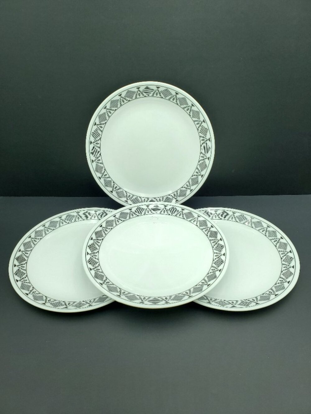 Corelle Cusco Dinner Plates Black & White Sketched Diamonds Band Plates
